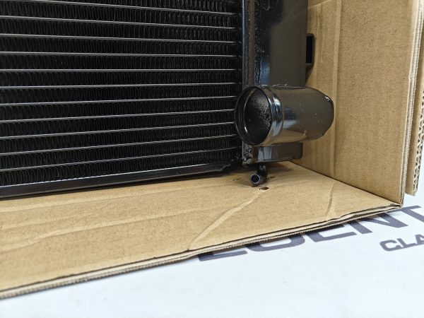 Radiateur voor BMW serie E3 E9 E12 E24 - Afbeelding 2